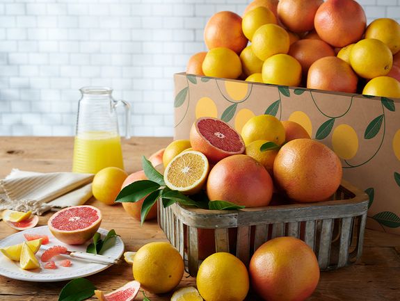3/4 Bushel Gift Box: 12 Rio Ruby Red Grapefruit and 18 Navel Oranges
