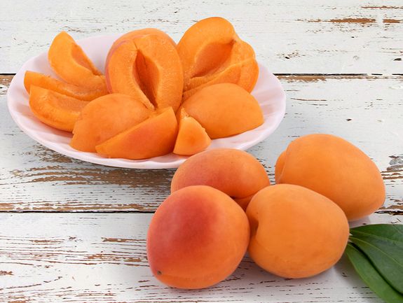 Farm-Fresh Apricots