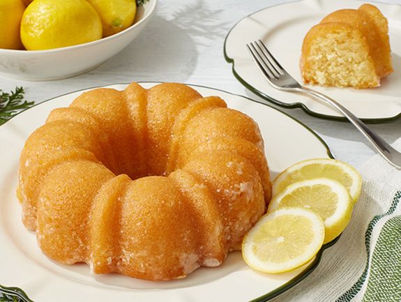 Yellow Rose Lemon Cake