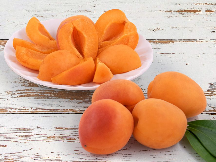 Farm-Fresh Apricots